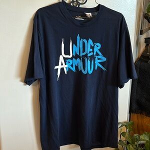 ❤️Women’s large Under Armour T-shirt in navy blue